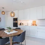 Mar-brand New! With Pool, 50m דירה