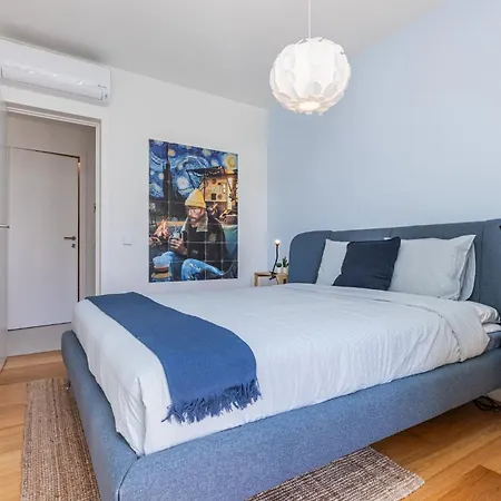 Mar-brand New! With Pool, 50m *