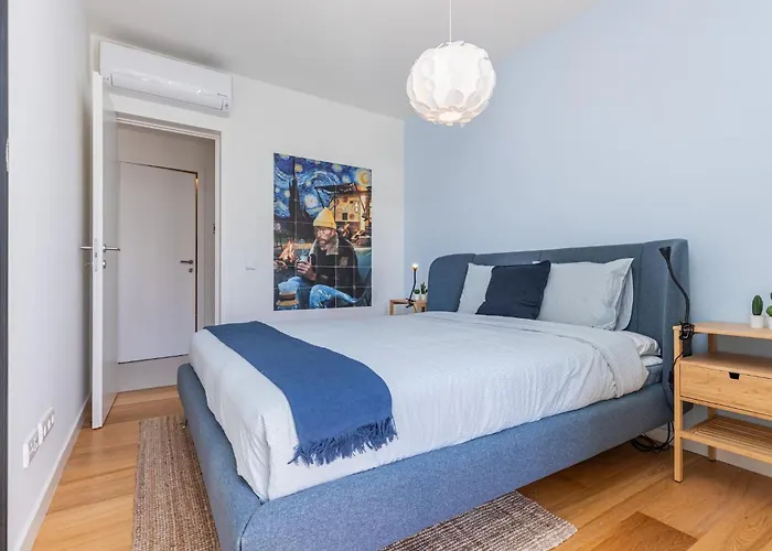 Mar-brand New! With Pool, 50m *