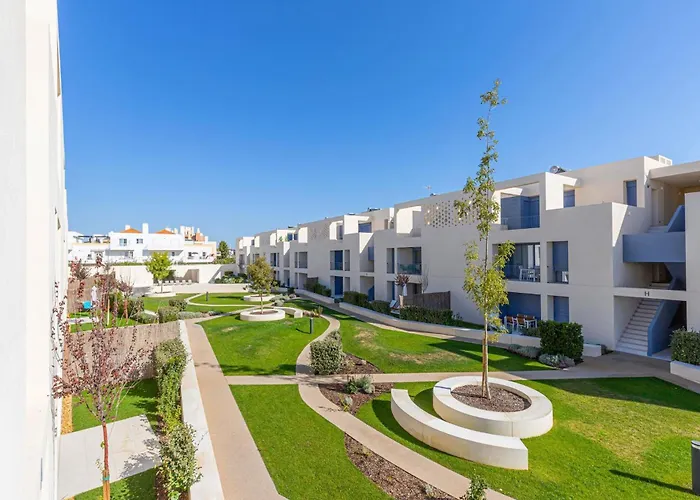 Mar-brand New! With Pool, 50m *