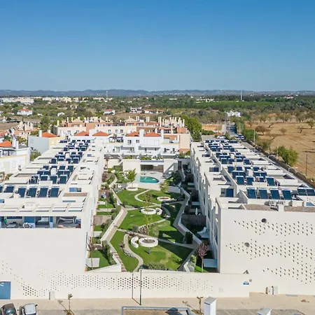 Mar-brand New! With Pool, 50m *