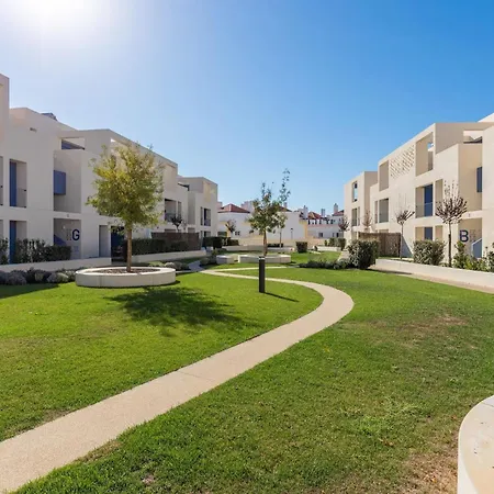 Mar-brand New! With Pool, 50m Lejlighed *