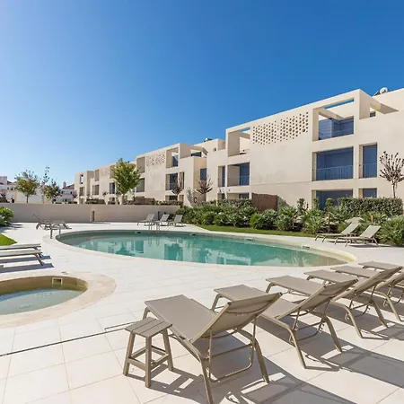 Lejlighed Mar-brand New! With Pool, 50m *